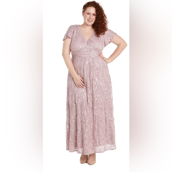 R&M Richards Dresses & Skirts - NWOT R&M Richards Mesh Sequined Embellished Dress Size 8